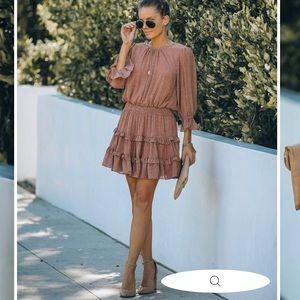 Quarter sleeve flowy short dress